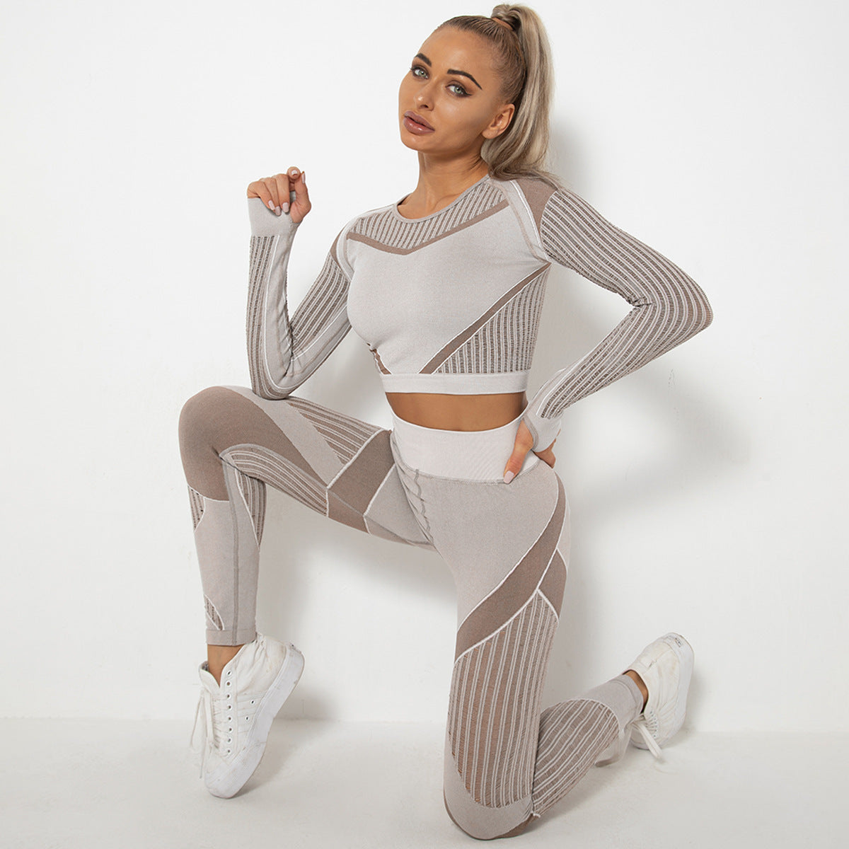 Women's Seamless Knitted Absorbent Long-Sleeve Yoga Suit